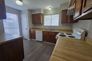 2777 Forest Point Dr, League City, TX 77573 - Photo 4