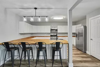 9406 Avenue E, Liverpool, TX 77577 - Photo 4