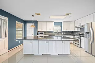 16326 Virginia Grace Dr, Sugar Land, TX 77498 - Photo 8