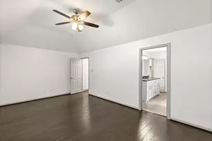 39 W Tallowberry Dr, The Woodlands, TX 77381 - Photo 14