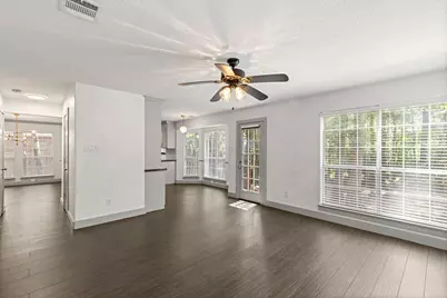 39 W Tallowberry Drive, The Woodlands, TX 77381 - Photo 10