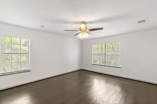 39 W Tallowberry Dr, The Woodlands, TX 77381 - Photo 18