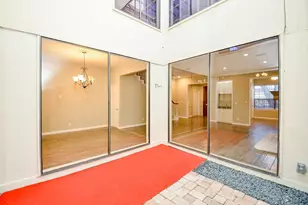 4 Bayou Pointe Dr, Houston, TX 77063 - Photo 20