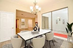 4 Bayou Pointe Dr, Houston, TX 77063 - Photo 16