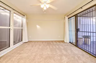 4 Bayou Pointe Dr, Houston, TX 77063 - Photo 30