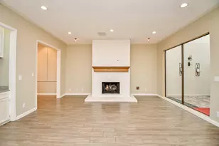 4 Bayou Pointe Dr, Houston, TX 77063 - Photo 8