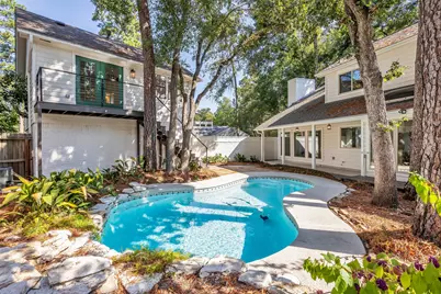 4 N Autumnwood Way, The Woodlands, TX 77380 - Photo 2
