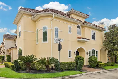 86 S Creekside Court, Houston, TX 77055 - Photo 1