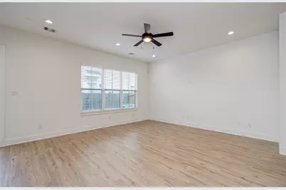 6420 Highland Pine Lane, Houston, TX 77091 - Photo 16