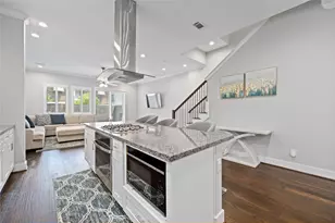 1324 W Pierce St, Houston, TX 77019 - Photo 2