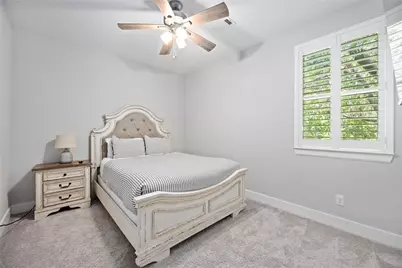 1324 W Pierce St, Houston, TX 77019 - Photo 16