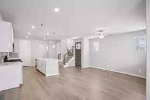 10004 Rustic Charm St, Houston, TX 77080 - Photo 6