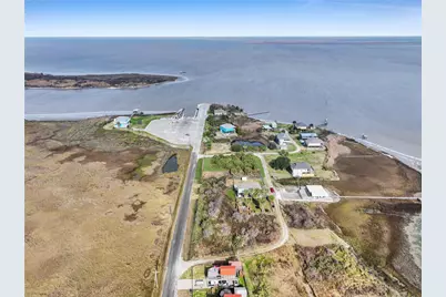 1716 Garth Avenue, Gilchrist, TX 77617 - Photo 18