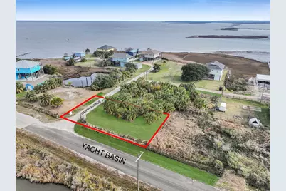 1716 Garth Avenue, Gilchrist, TX 77617 - Photo 1