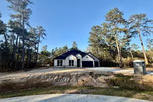 358 Louvenia Ct, Pinehurst, TX 77362 - Photo 2