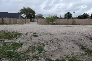 11211 Kitty Brook Dr, Houston, TX 77071 - Photo 2