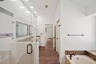 16014 Surrey Woods Dr, Friendswood, TX 77546 - Photo 16