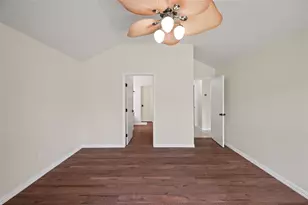 16014 Surrey Woods Dr, Friendswood, TX 77546 - Photo 12