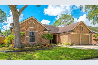 16014 Surrey Woods Drive, Friendswood, TX 77546 - Photo 4
