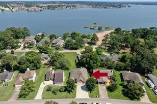 9766 Twin Shores Dr, Willis, TX 77318 - Photo 4