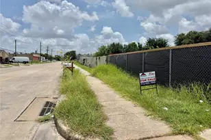 12003 High Star Dr, Houston, TX 77072 - Photo 14