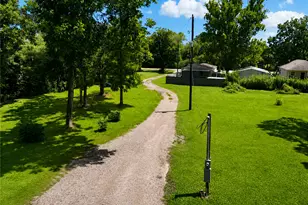 18416 Herrington Rd, Algoa, TX 77511 - Photo 20