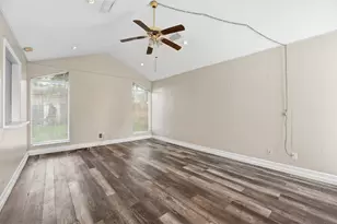 2408 Chelmsford Ct, Alvin, TX 77511 - Photo 4