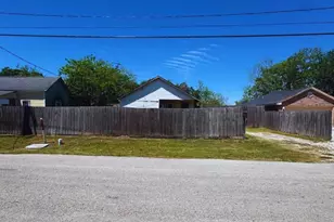1462 Wall St, Beaumont, TX 77701 - Photo 2