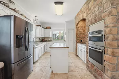 1501 W Castlewood Avenue, Friendswood, TX 77546 - Photo 12