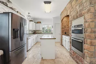 1501 W Castlewood Ave, Friendswood, TX 77546 - Photo 12