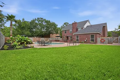 1501 W Castlewood Avenue, Friendswood, TX 77546 - Photo 42