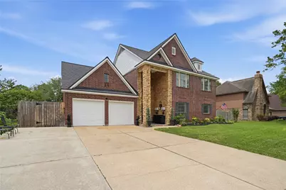 1501 W Castlewood Avenue, Friendswood, TX 77546 - Photo 2