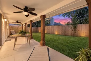 1205 Marine Dr, Galveston, TX 77550 - Photo 2