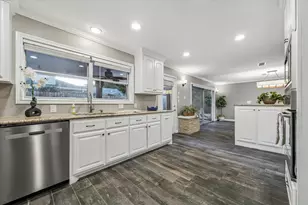 1205 Marine Dr, Galveston, TX 77550 - Photo 6