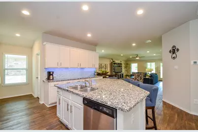 3810 Willow Valley Court, Conroe, TX 77301 - Photo 6