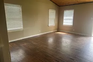 114 Forest Oaks Ln, Lake Jackson, TX 77566 - Photo 2