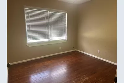 114 Forest Oaks Lane, Lake Jackson, TX 77566 - Photo 6