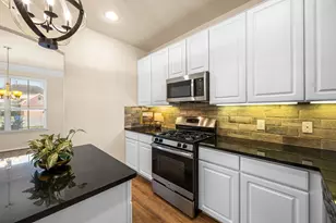 2922 Coachmaker Trl, Rosenberg, TX 77471 - Photo 10