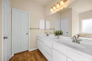 2922 Coachmaker Trl, Rosenberg, TX 77471 - Photo 16