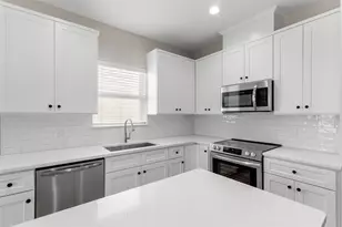 3150 B N Cleveland St, Dayton, TX 77535 - Photo 4