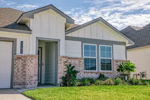 1102 Legrand St, Brenham, TX 77833 - Photo 2