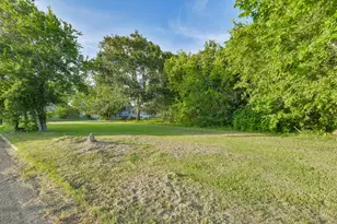 613 W Nazro St, Baytown, TX 77520 - Photo 1