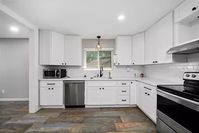 2907 Heritage House Drive, Webster, TX 77598 - Photo 8