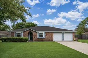 2907 Heritage House Dr, Webster, TX 77598 - Photo 1