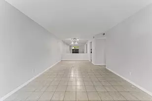 4627 Wild Indigo St, Houston, TX 77027 - Photo 6