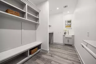 10519 Cypresswood Dr, Houston, TX 77070 - Photo 18