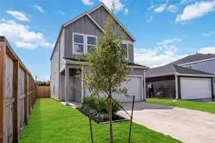 12930 Ami and Tami Pl, Houston, TX 77048 - Photo 2