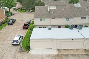 5901 Woodway Place Ct, Houston, TX 77057 - Photo 32
