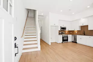 7843 Sunnyhill St, Houston, TX 77088 - Photo 2