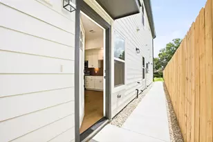 7843 Sunnyhill St, Houston, TX 77088 - Photo 28